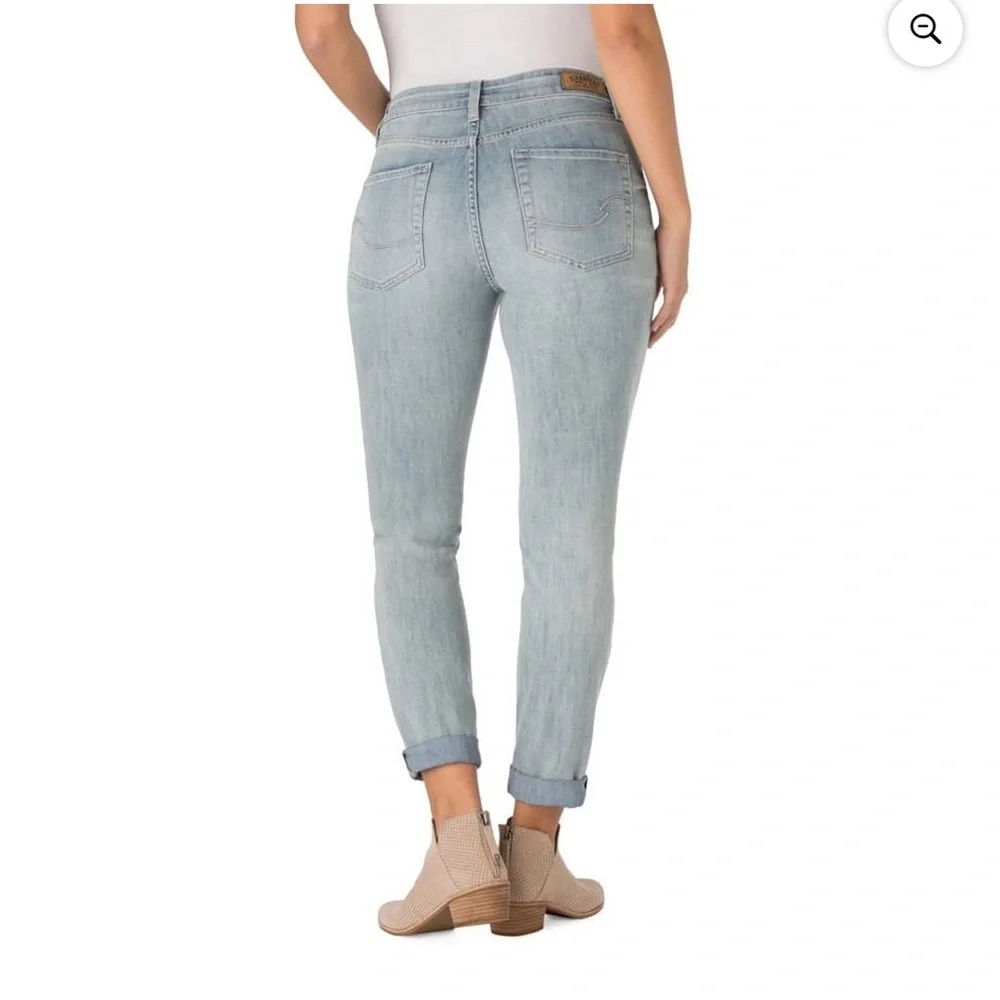Signature by Levi Strauss & Co. Women's Mid Rise Slim Cuffed Jeans Size 4 / 27 - Picture 4 of 15
